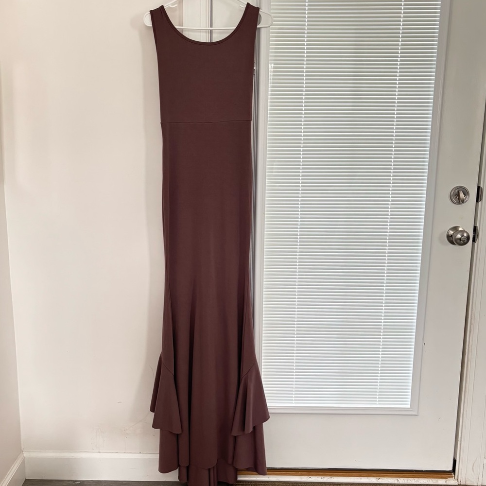 Elegant Sleeveless Taupe Dress